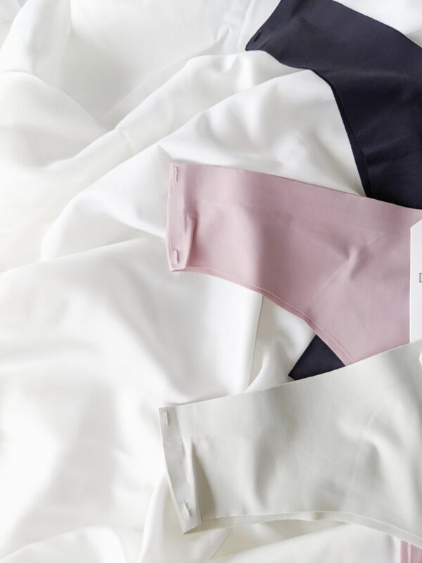 Трусики ідеально підходять для носіння під облягаючим, тонким, прозорим або спортивним одягом.